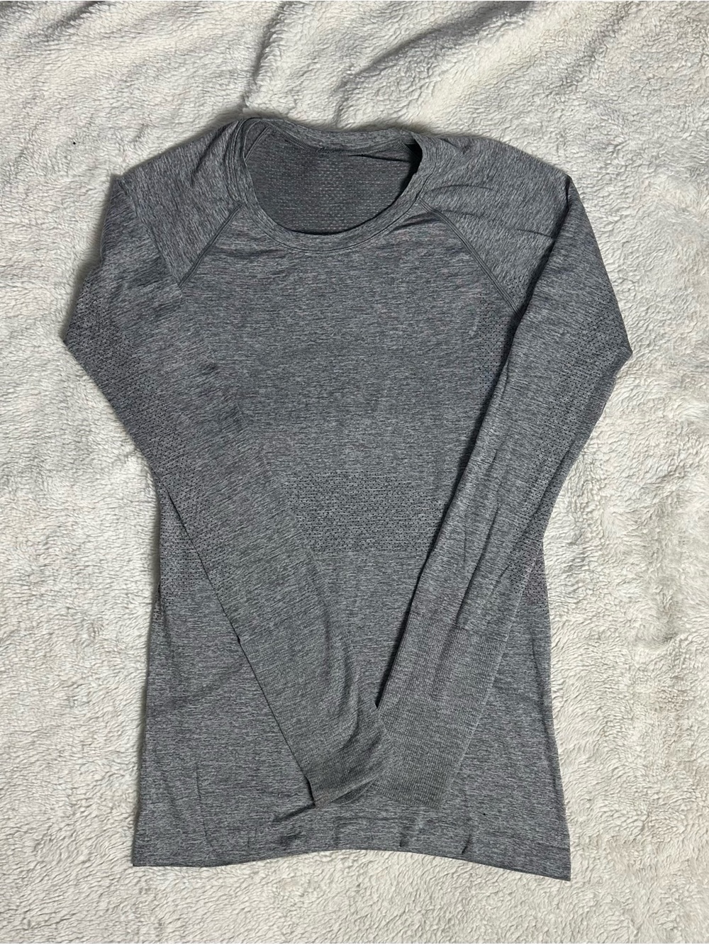 lululemon athletica Women's Heather Grey Long-Sleeve Crew Top